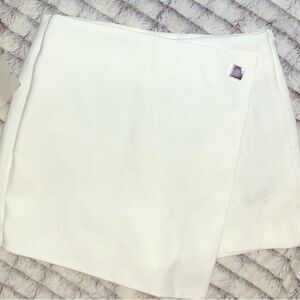 NEW ZARA White Asymmetrical Skort